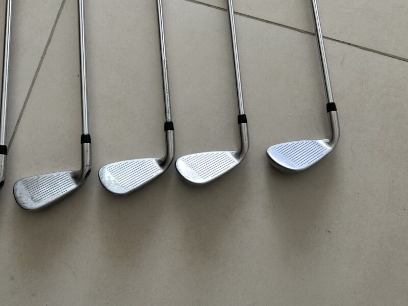 Set de hierros Callaway RZR x del 4 al pitch, vara de acero uniflex.