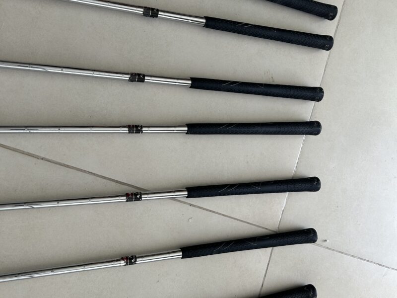 Set de hierros Callaway RZR x del 4 al pitch, vara de acero uniflex.